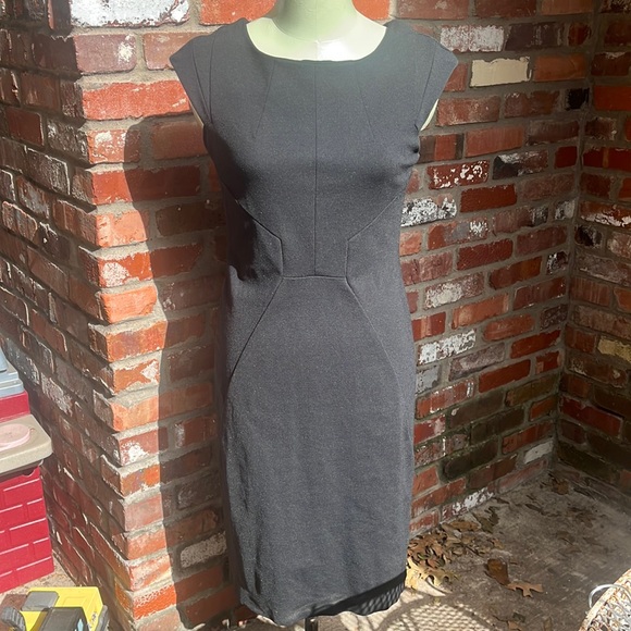 Banana Republic Cap Sleeve Black Dress size 6 - Picture 1 of 9
